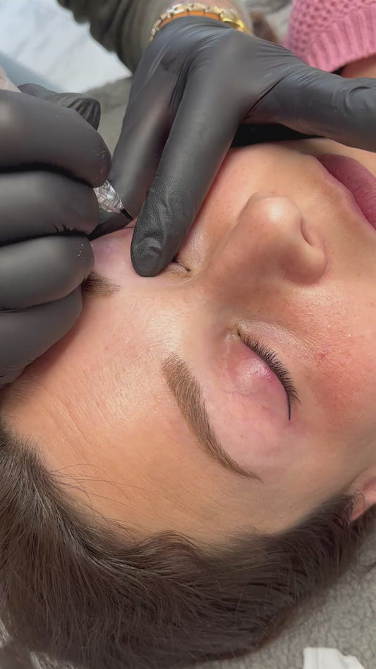 Top eye liner