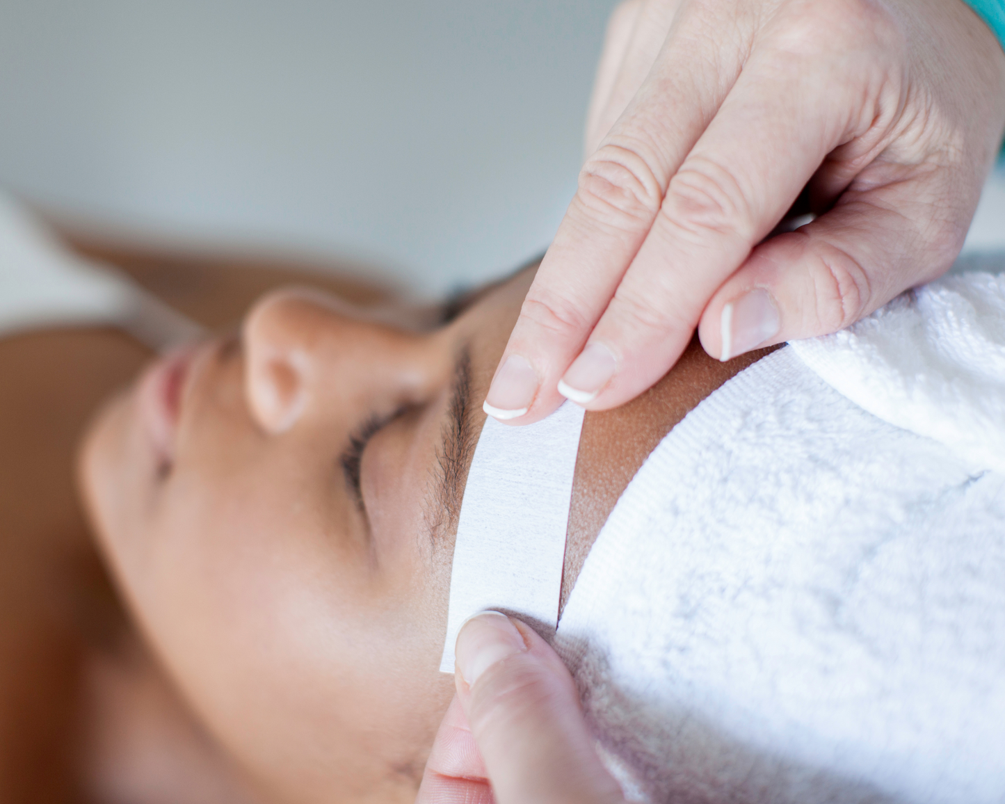 Eyebrow & Eyelash Treatments - Beauty Treatment